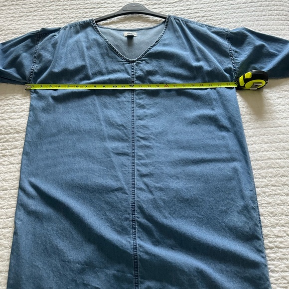 Old Navy 3/4 Sleeve, V-neck Light Denim Dress. Gently used. - Picture 5 of 11